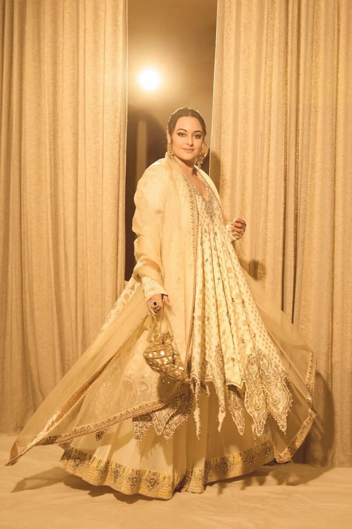 Sonakshi Sinha in Noor-e-zari Anarkali Set