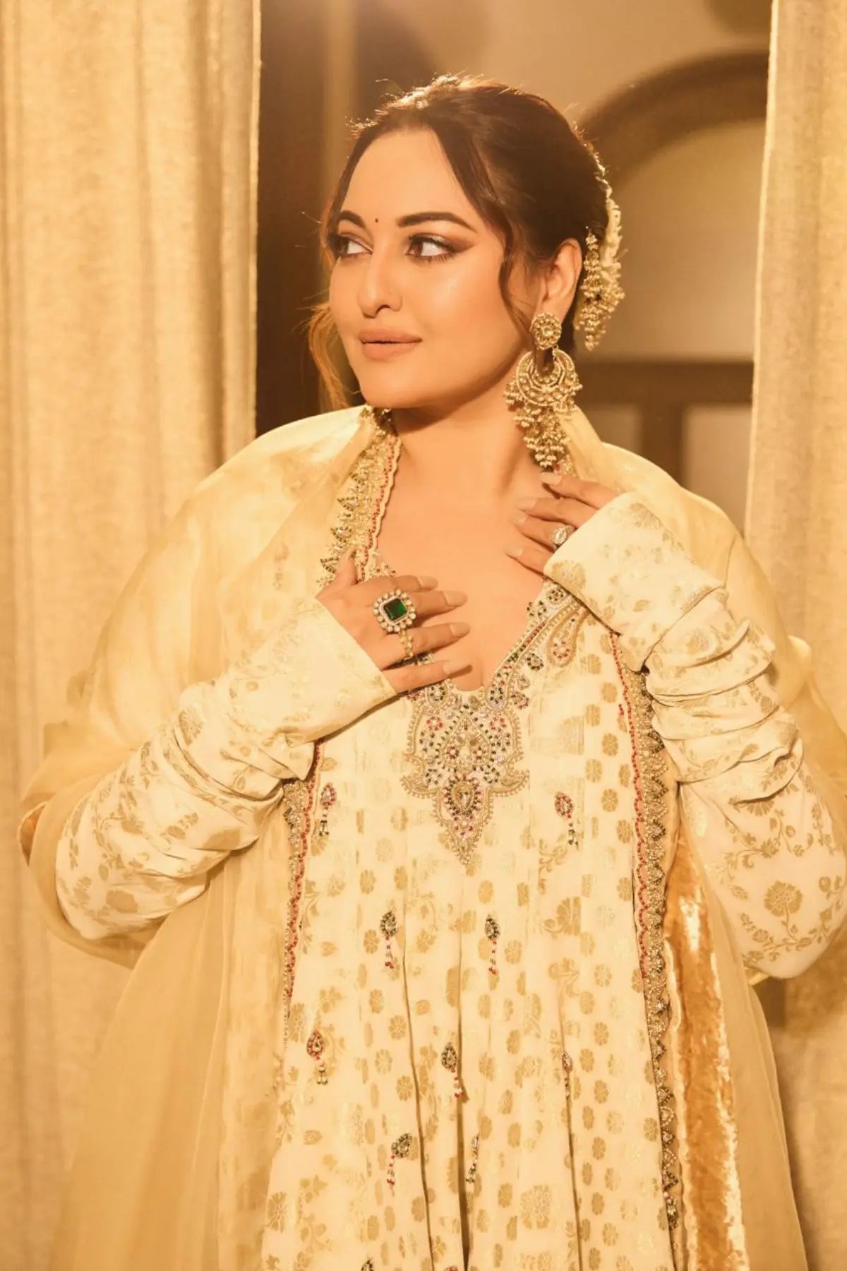 Sonakshi Sinha in Noor-e-zari Anarkali Set