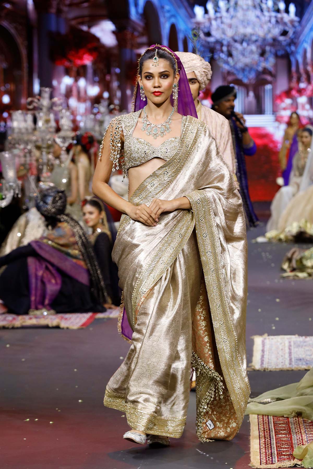 Gulnoor Saree Set