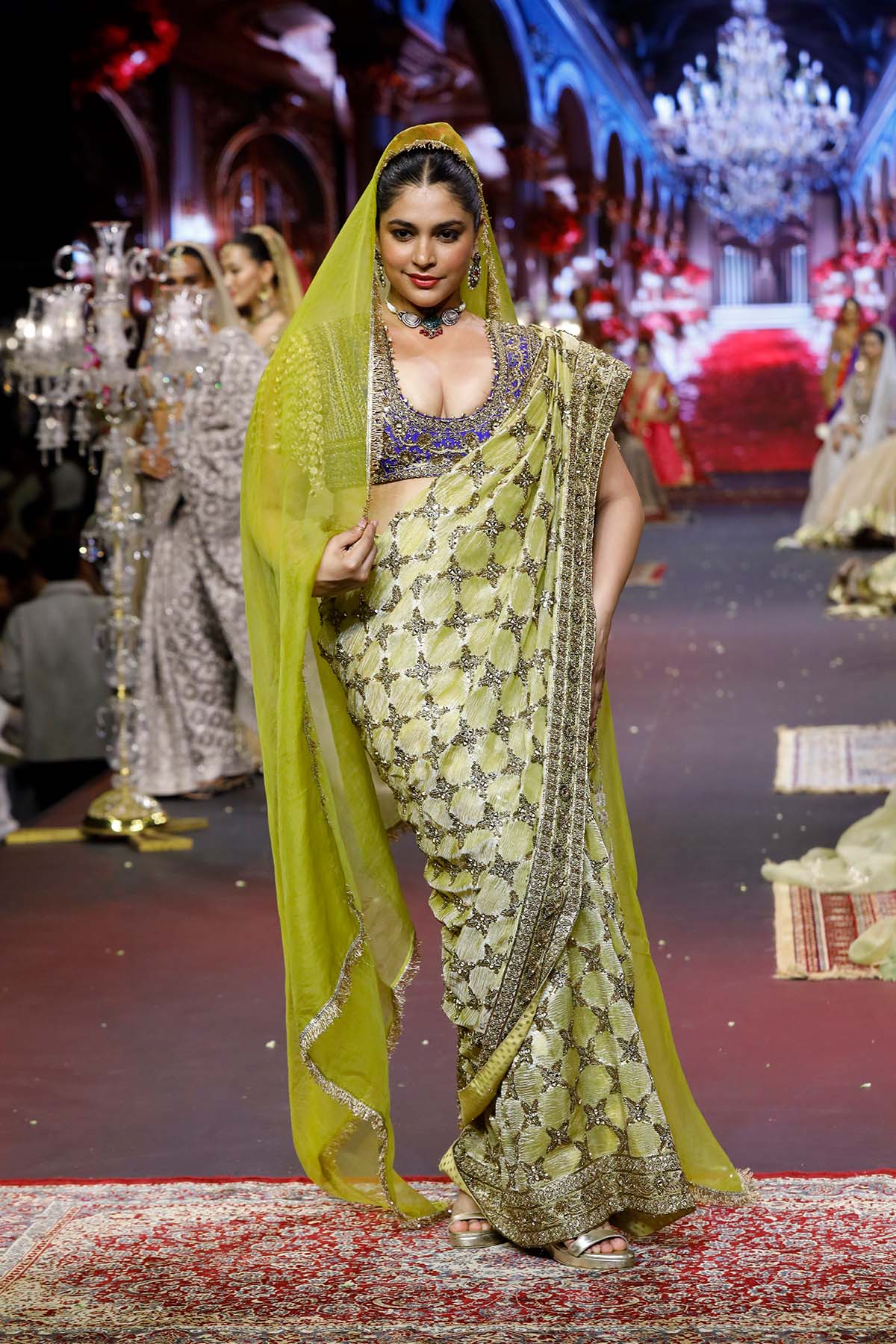 Neelkanthi Noor Saree Set