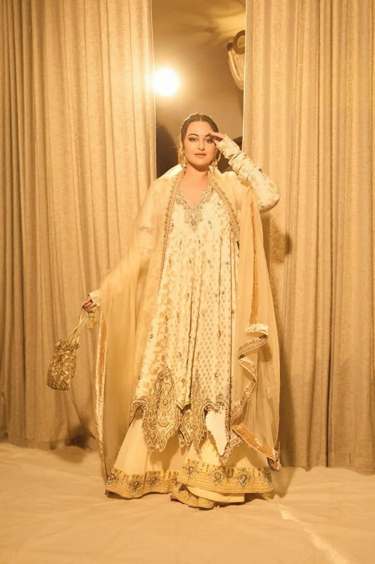 Sonakshi Sinha in Noor-e-zari Anarkali Set