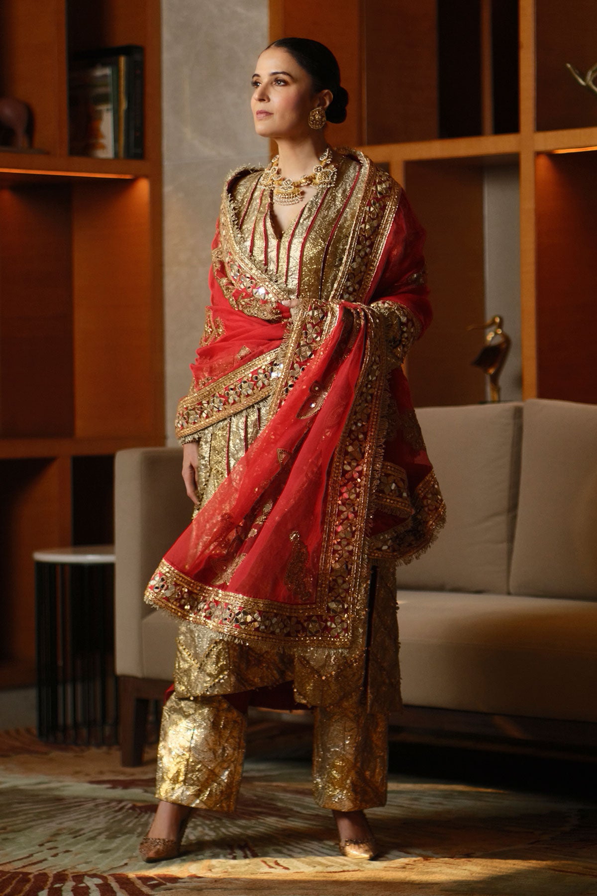 Divya Kapoor Gurwara In Suvarna Suit