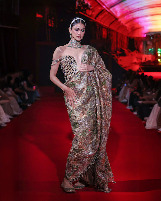 Rangrekha Saree Set