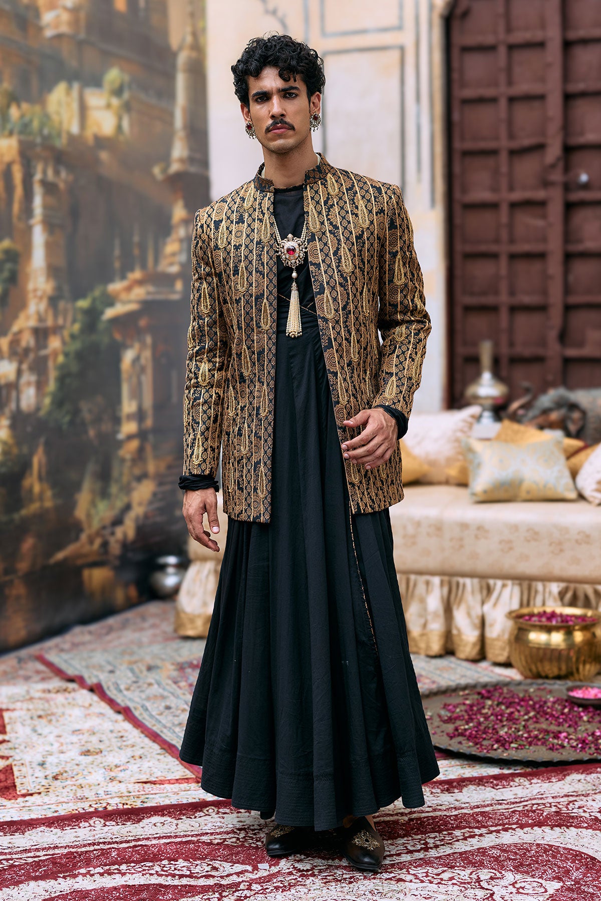 Hiranmaya Sherwani Set