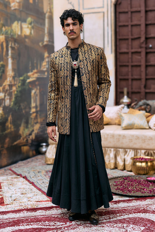 Hiranmaya Sherwani Set