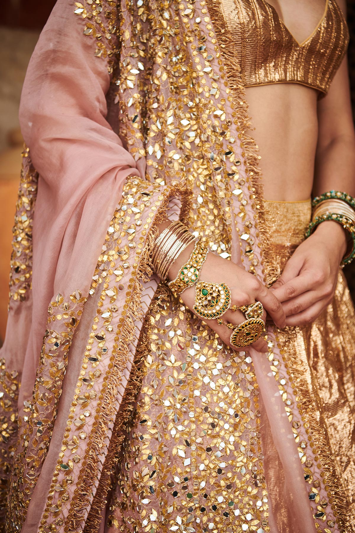 Padmasvarṇa Lampi Lehenga