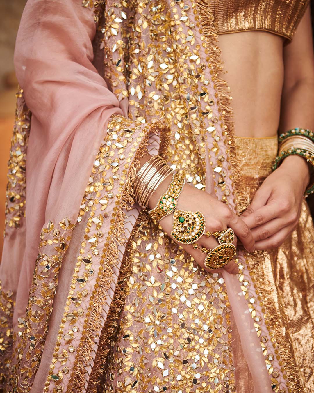 Padmasvarṇa Lampi Lehenga