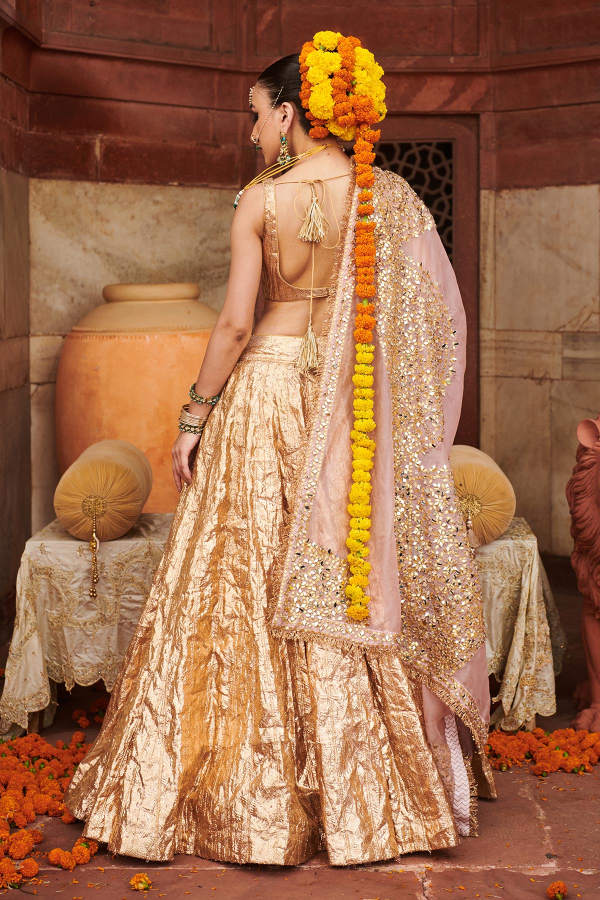 Padmasvarṇa Lampi Lehenga