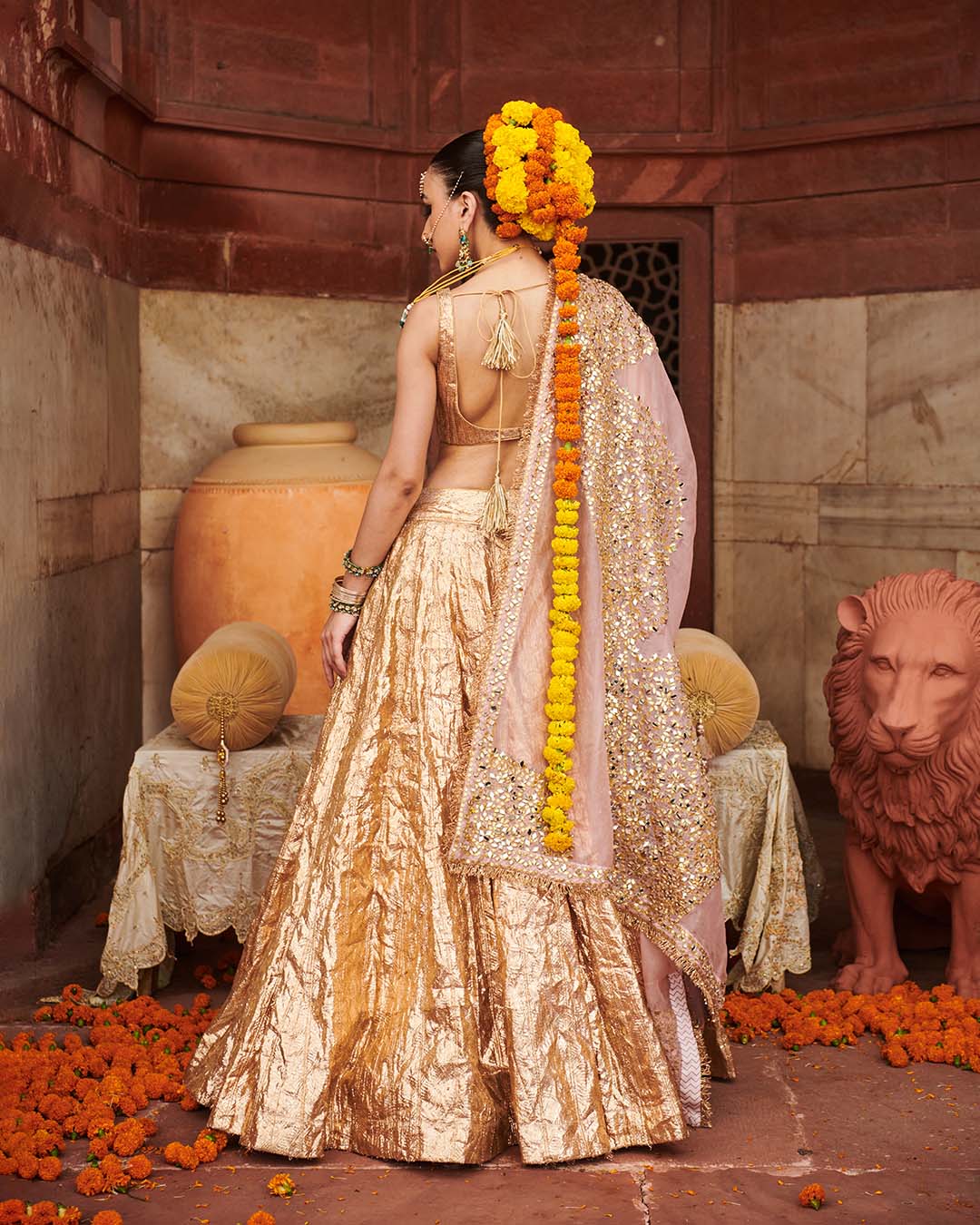 Padmasvarṇa Lampi Lehenga