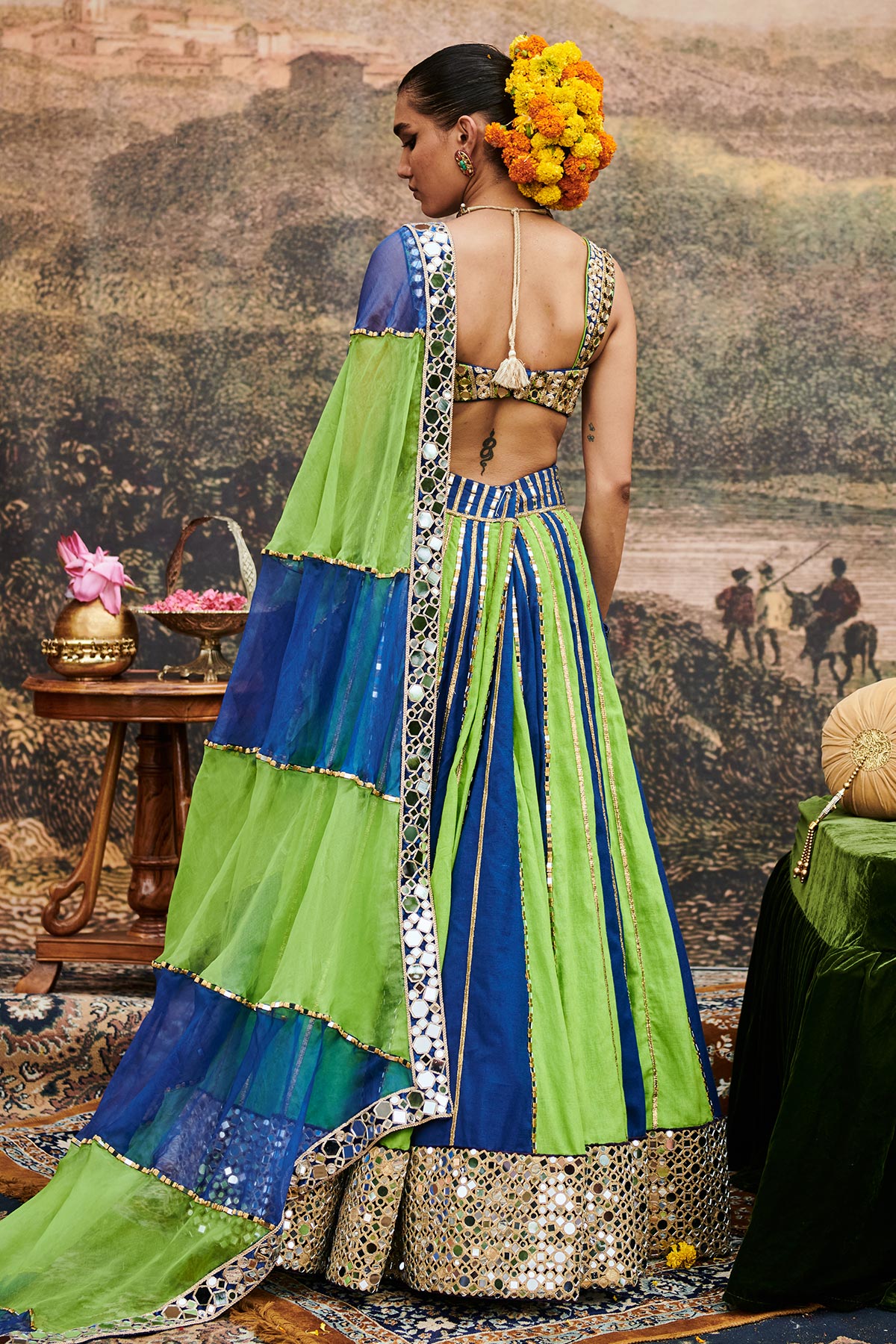 Hari Neel Lehenga