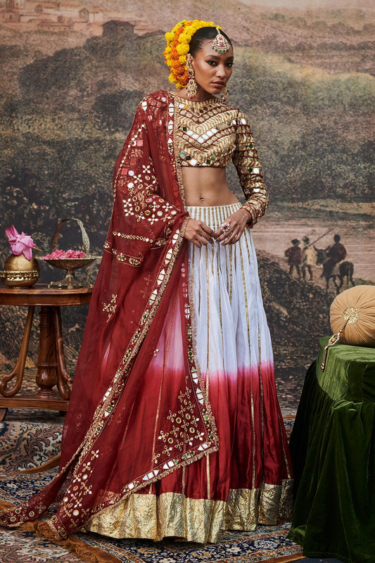 Surkh Lehenga