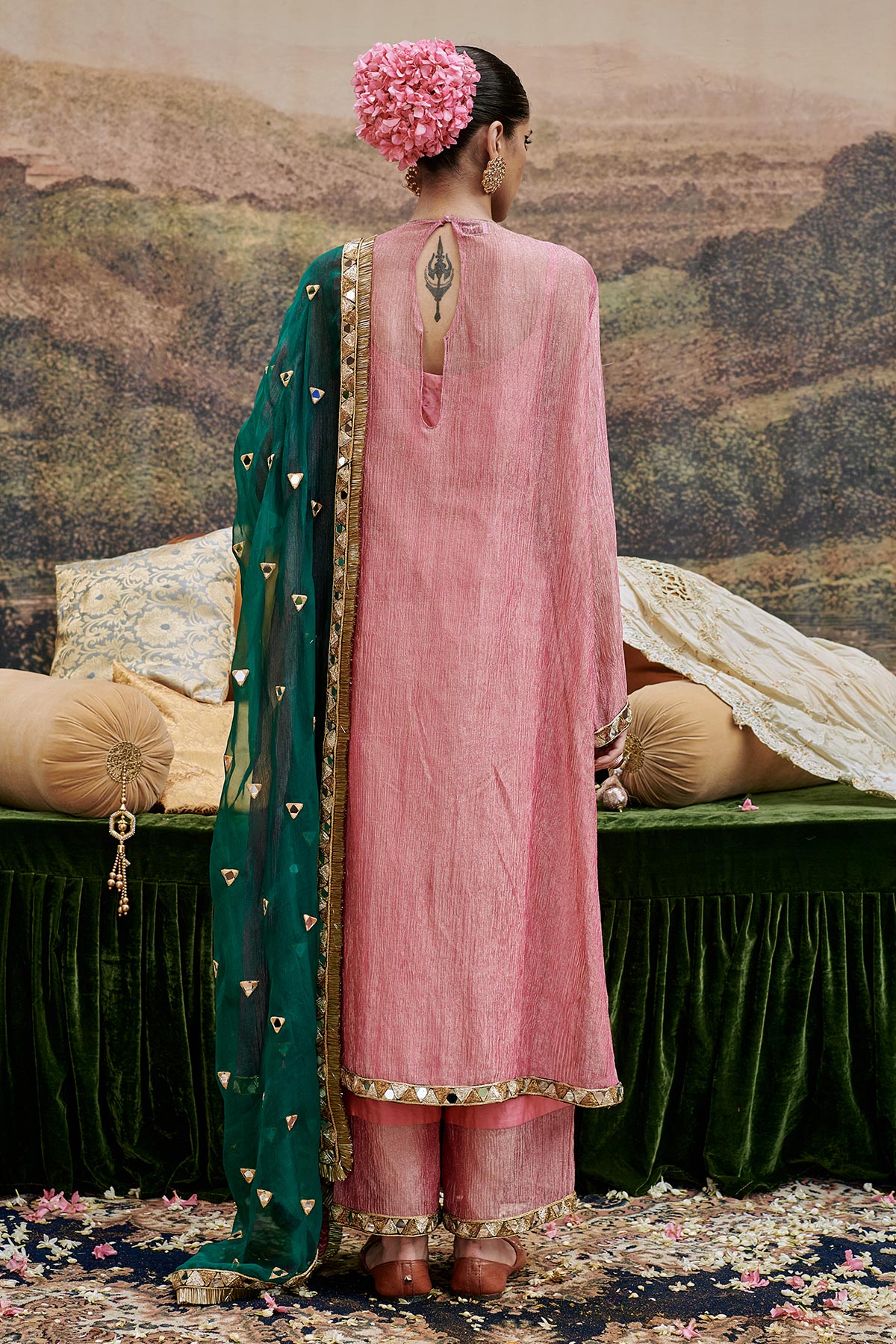 Padma Tabaan Suit