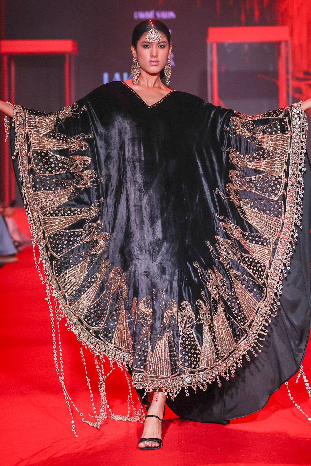 Ratrangini Kaftan Set