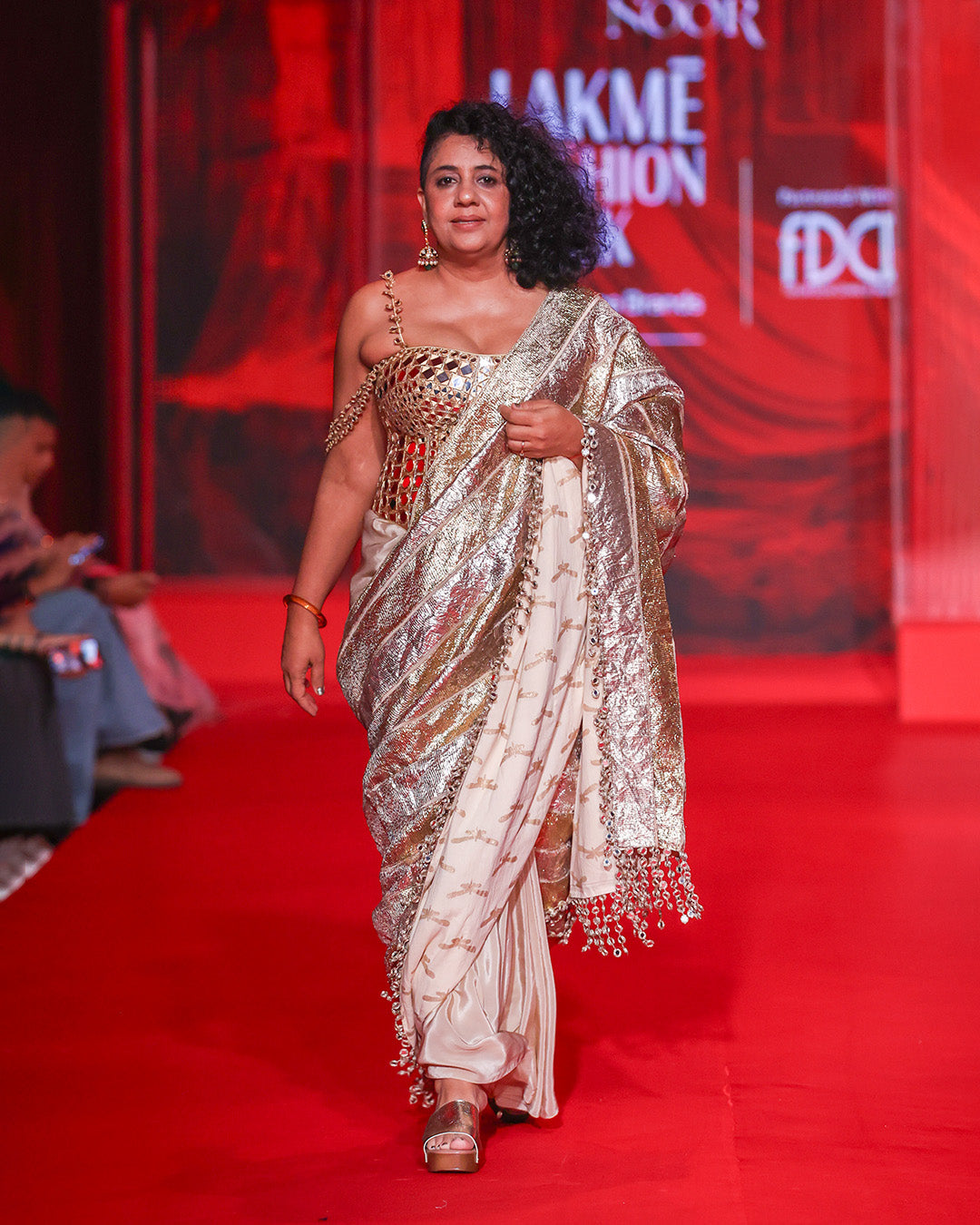 Tarakini Saree Set,