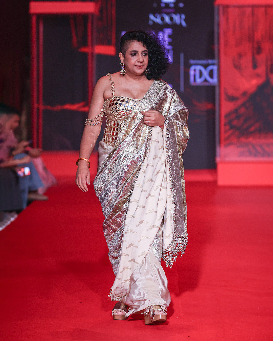 Tarakini Saree Set,