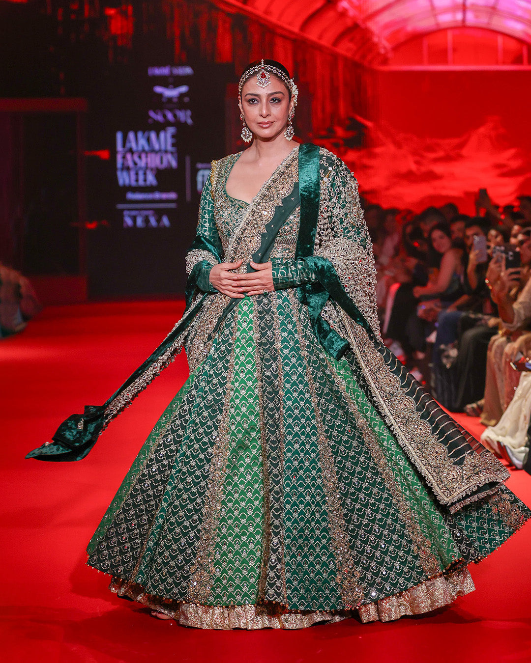 Vaidurya Anarkali Set
