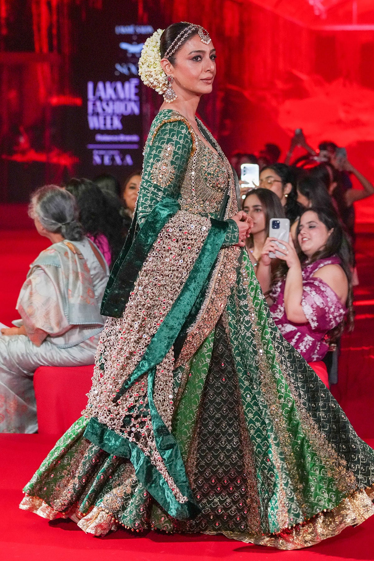 Vaidurya Anarkali Set