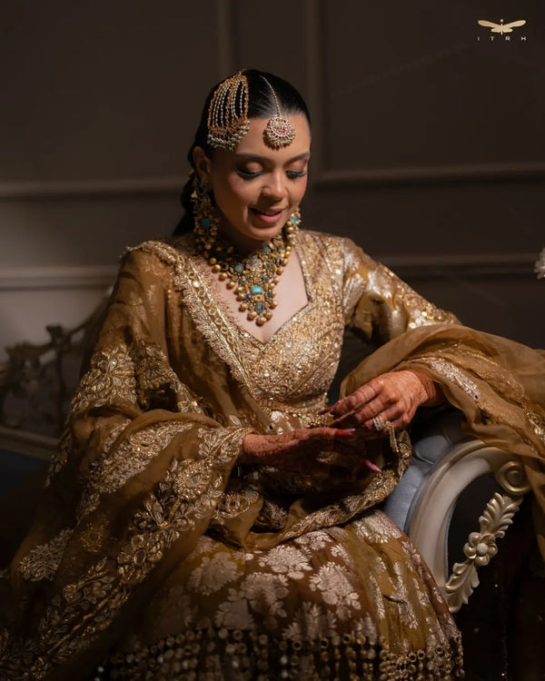 Dhruvi Adani  wearing ITRH — photo 2