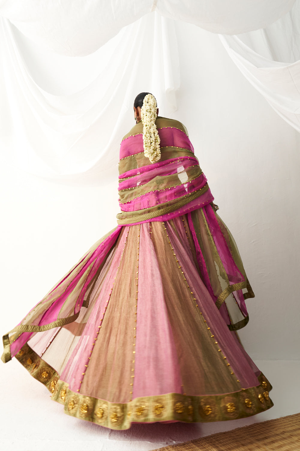 Basanti Gulabi