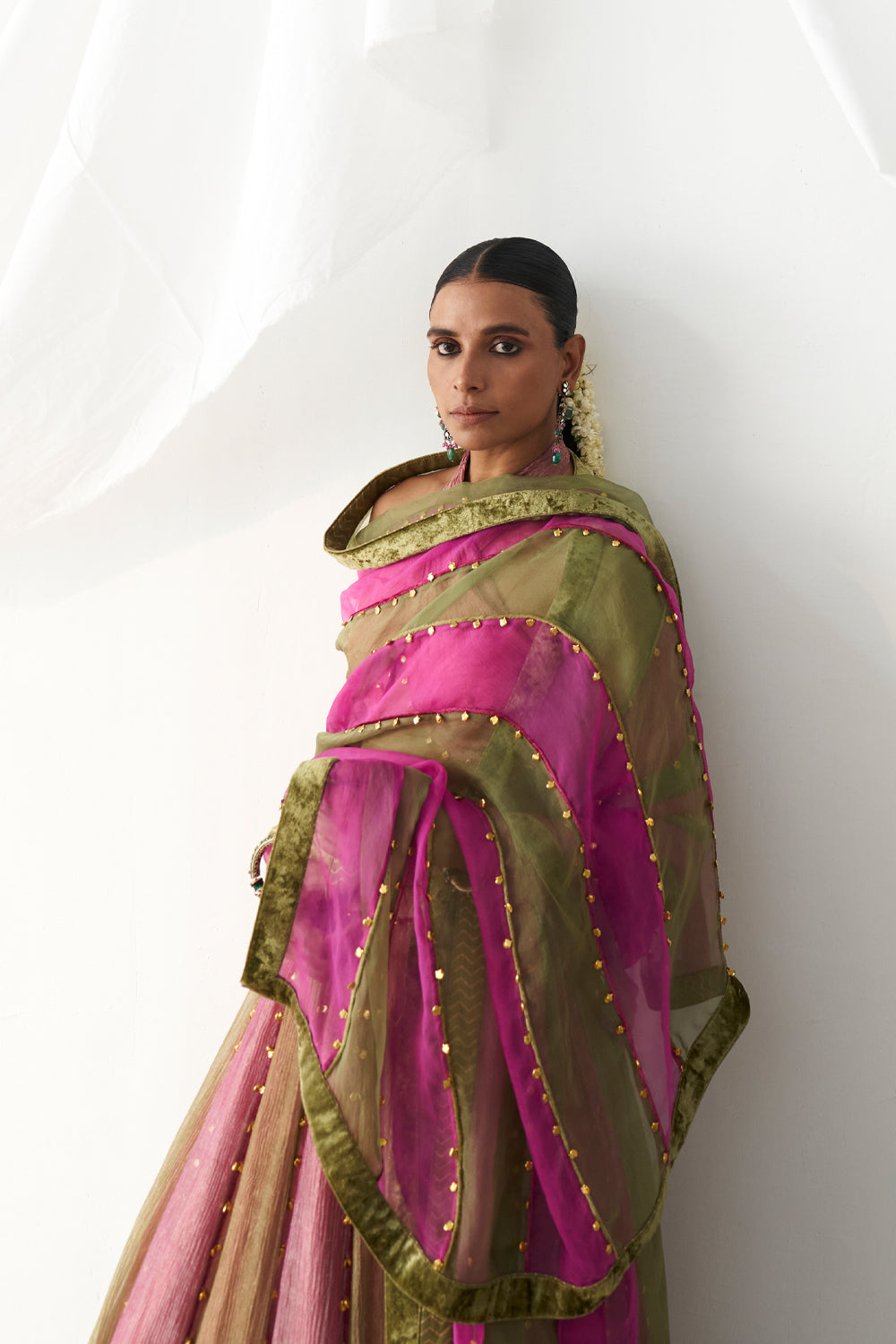 Basanti Gulabi