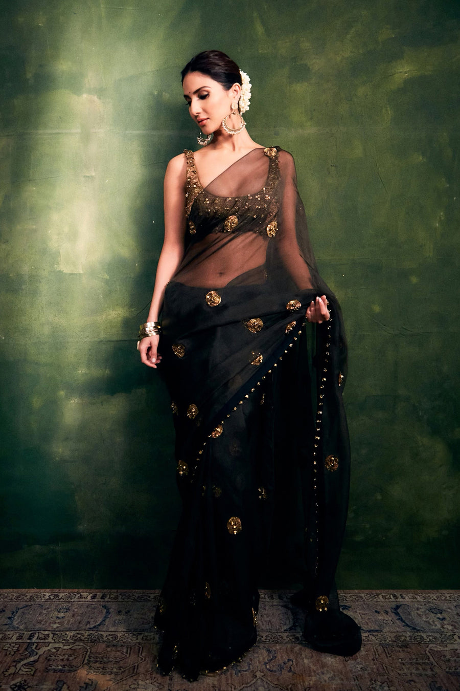 Vaani Kapoor in Black Ghunghroo saree