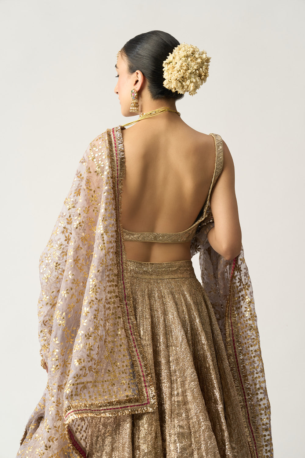 Shabnam Dupatta Chandi Lehenga Set
