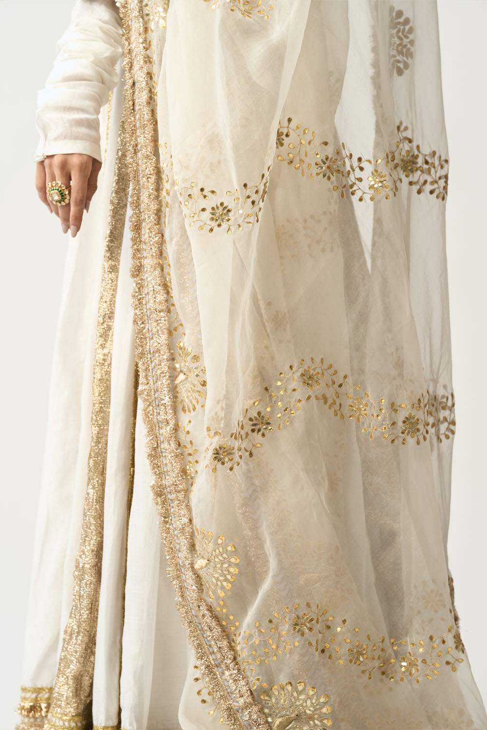 Aarohi Safed Lampi Anarkali Dupatta Set