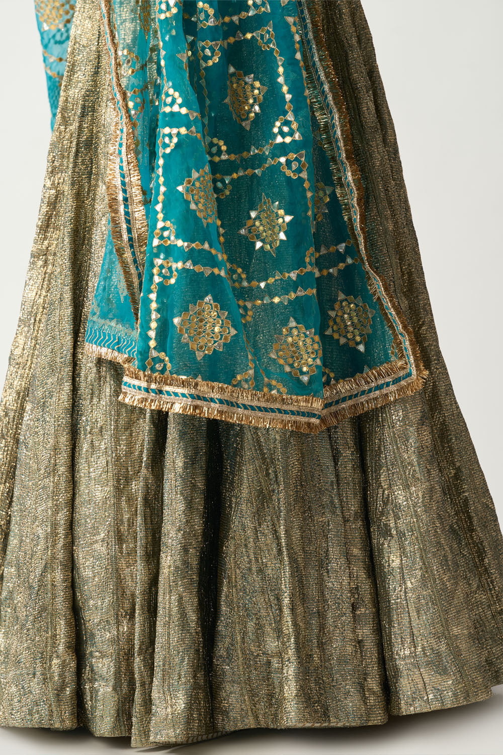 Ferhia Dupatta Ferozi Lehenga Set